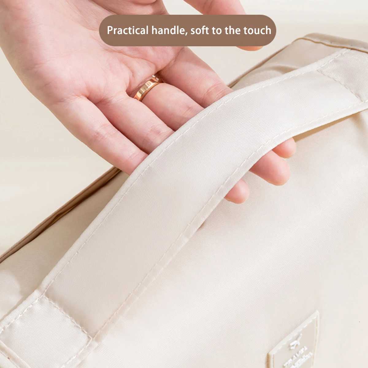 A multifunctional travel bag that can be hung with dry and wet separation a handheld toiletry and storage bag one setT251024