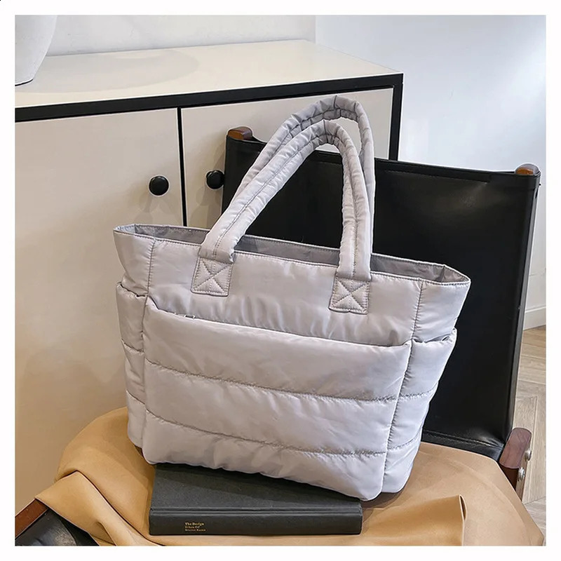 Large Capacity Tote Bag Versatile Handbag for Women Commuting Messenger Shoulder Multiple Pockets Mummy 251018