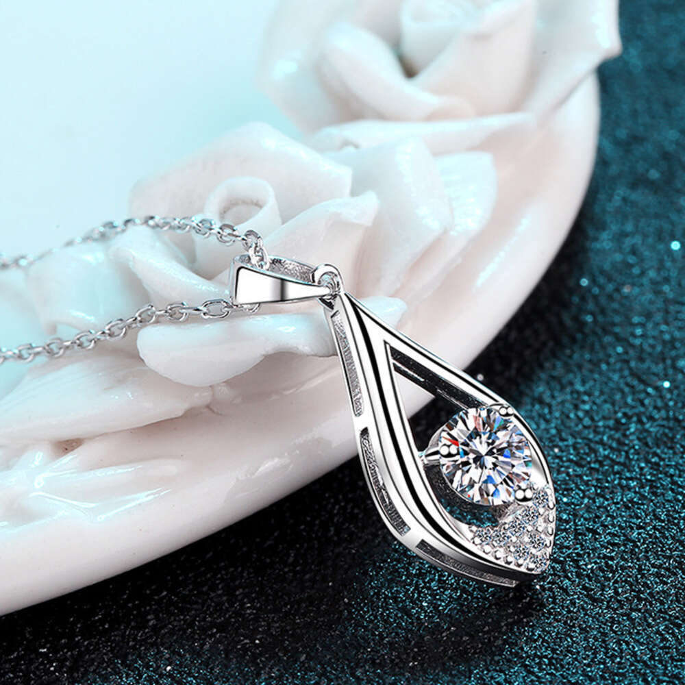 DHCollections-- S Pure Sier Three-Prong Women's 50 Points Moissanite Water Drop Necklace Imitation Dia Clavicle Chain Straight