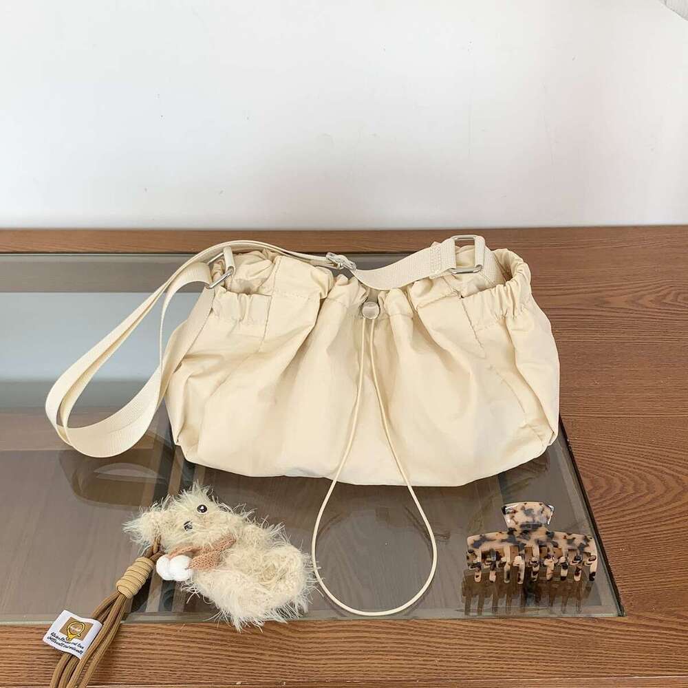 Nylon Pleated Drawstring Lightweight Casual New Single Shoulder Niche Design Sense Lazy Crossbody Bag For Women B5
