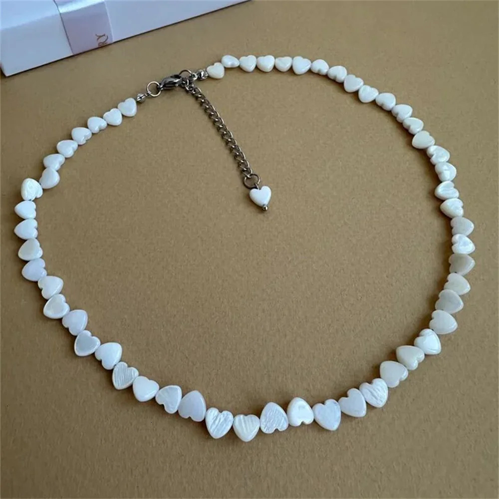 Vintage White Natural Heartshaped Shell Chain Necklace For Women Female Boho Fashion Simple Choker Sandy Beach Jewelry Gift 251016