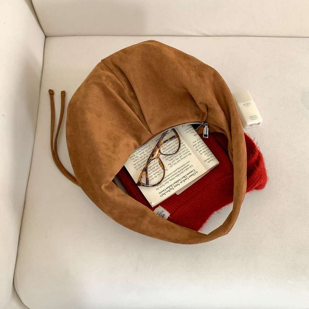 New Women's Single Shoulder Autumn Winter Versatile Dumpling Crescent Fashion Solid Color Handheld Suede Bag B5