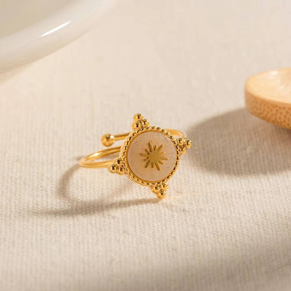 Wholesale French Retro Simple Fashion 18k Gold Stainless Steel Rose Quartz Disc Star Ring Jewelry