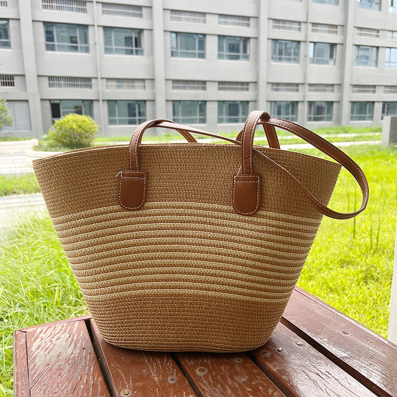 2025 New Straw Woven Women's Large Capacity Woven Shoulder Bag Designer Fashion Beach Handbag