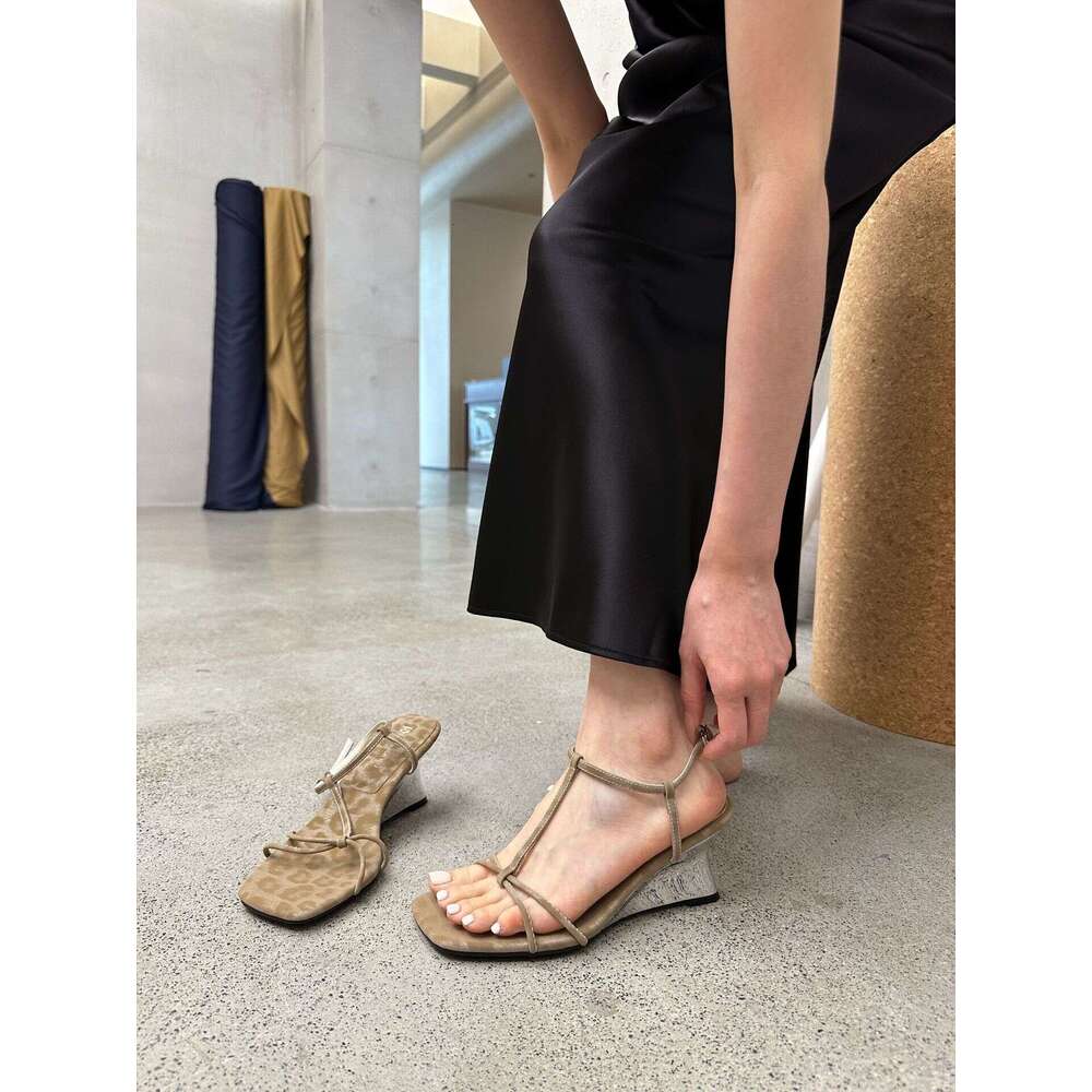 Wedge French Square Toe Thin Strap Cross Sandals Fairy 2025 New Summer Roman Shoes Designer Shoe to Match Dresses