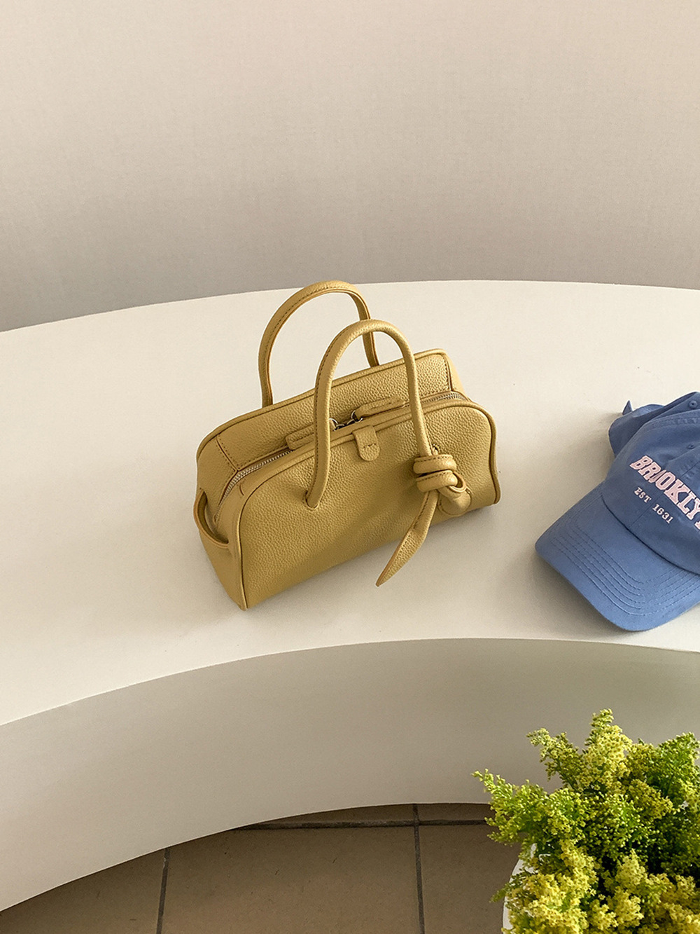 2025 Korean High-end Sensation Super Popular Light Luxury Fashion Stylish Casual Versatile Simple Daily Commuting Handbag for Women
