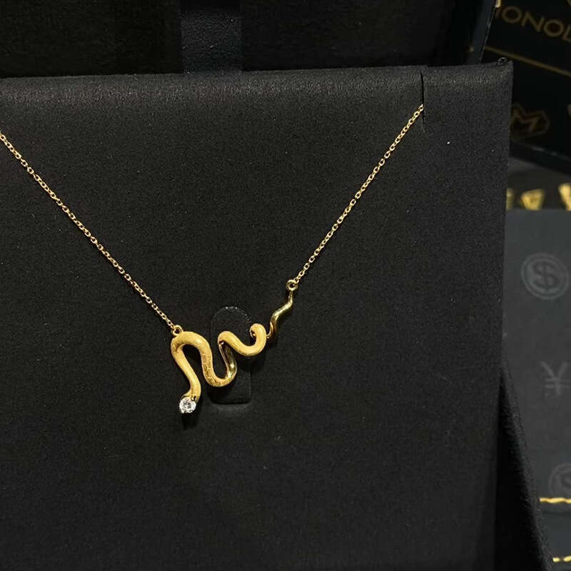 Same Style Gold Snake Necklace Light Niche Fashion Collarbone Chain to Match Dress