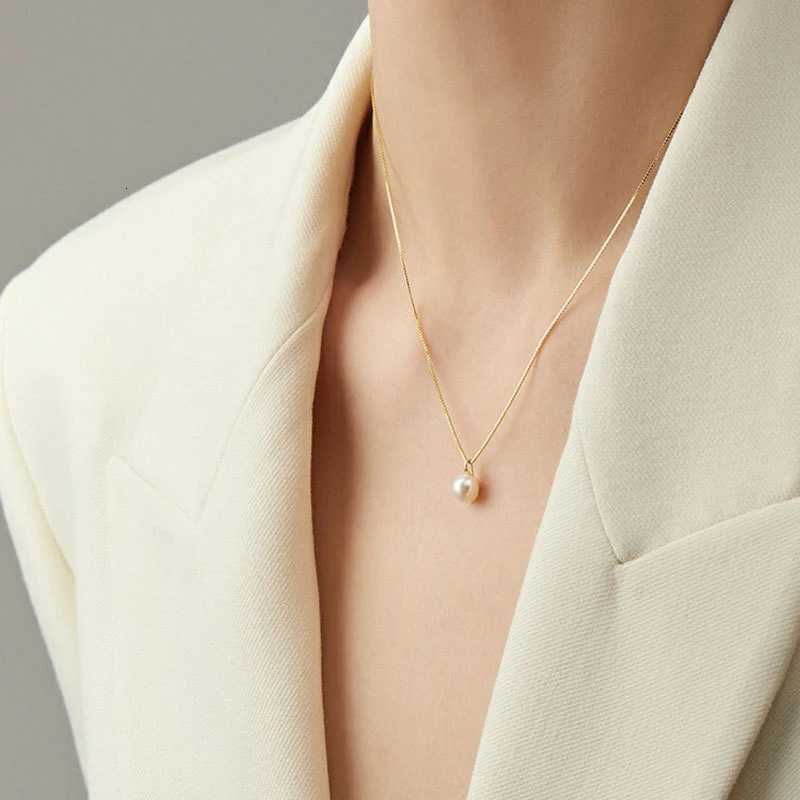 Huitan Simple Elegant Round Imitation Pearl Pendant Necklace for Women Silver ColorGold Color Daily Wear Wedding Tren JewelryXJ251024
