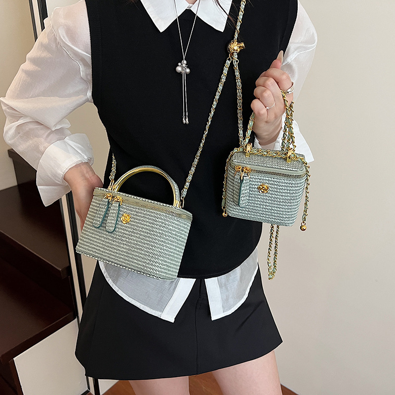 Luxury Brand Designer Bag 2025 New Trendy Fashionable Light Luxury Chain Shoulder Crossbody Bag For Women With Woven Pattern