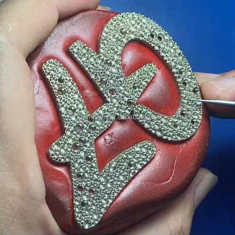 Trendy mens 18K gold ring set with IGIcertified labgrown diamonds round cut suitable for everyday luxury wear