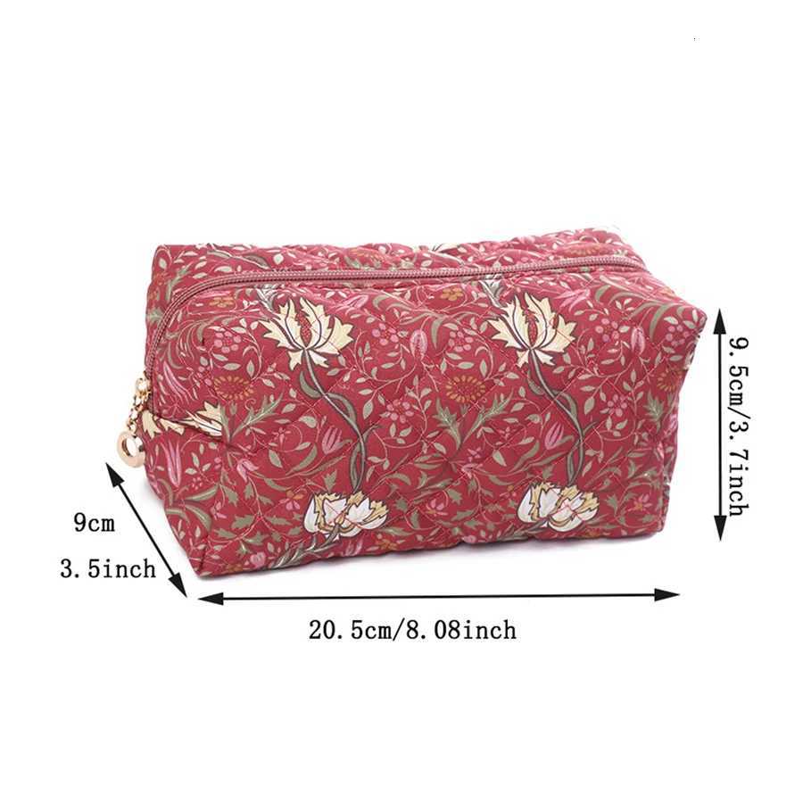 Small Floral Quilted Makeup Bag Travel Skincare Zipper Pouch Large Capacity Portable Storage Bag Soft PouchT251024