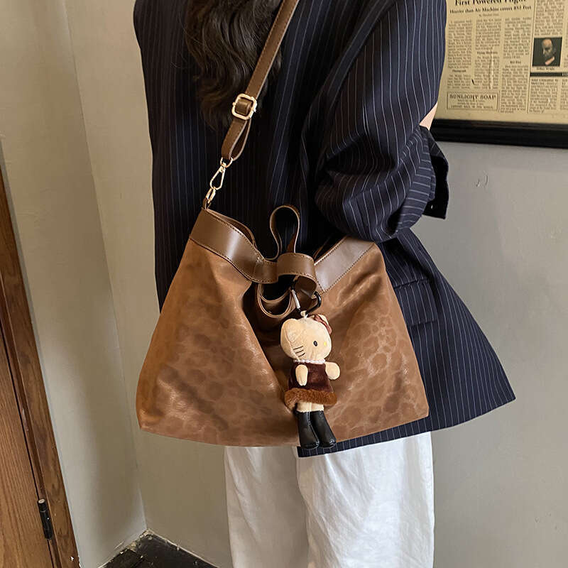 Large Capacity Underarm for Women 2025 New Trendy Fashion Single Shoulder Casual Designer Bags Commuting Tote Bag