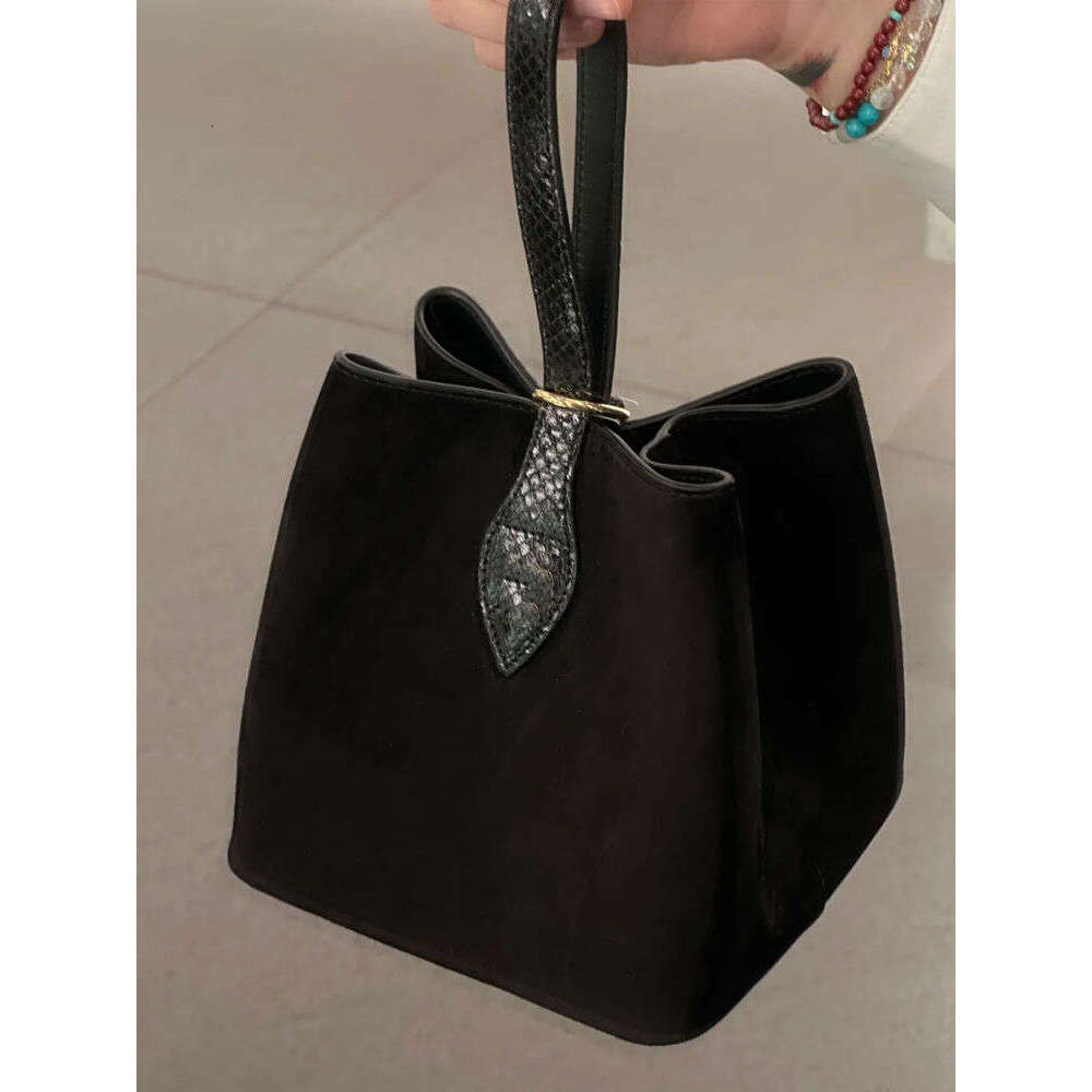Designer Bag Tote Bag Shoulder Bag Black Light Luxury Niche Bucket Bag For Women 2025 High-Value Versatile Commuter Handbag Autumn