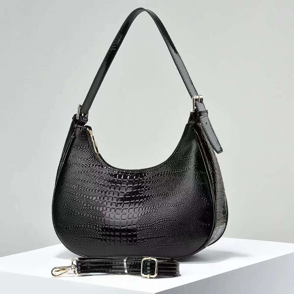 New Autumn Winter Fashion Versatile High-Quality Texture Niche Dumpling Bright Handheld Crossbody Bag for Women