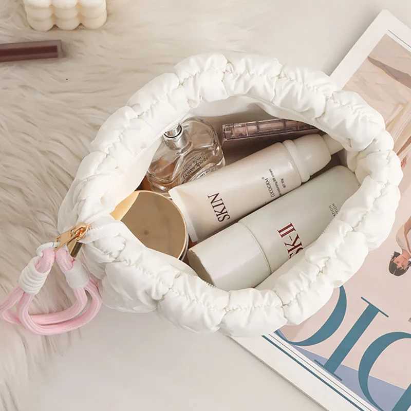 Cute Puffer Quilted Makeup Bag Cosmetic Bag Puffy Travel Toiletry Pouch Checkered Zipper Bag Makeup Organizer Bag for Woemn GirlT251024