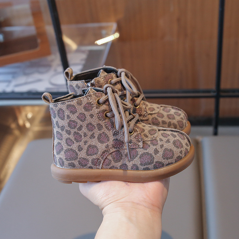 Luminous shoes with wool lining, Martin boots, thick soled double-layer short boots, fashionable and trendy shoes, casual children's shoes