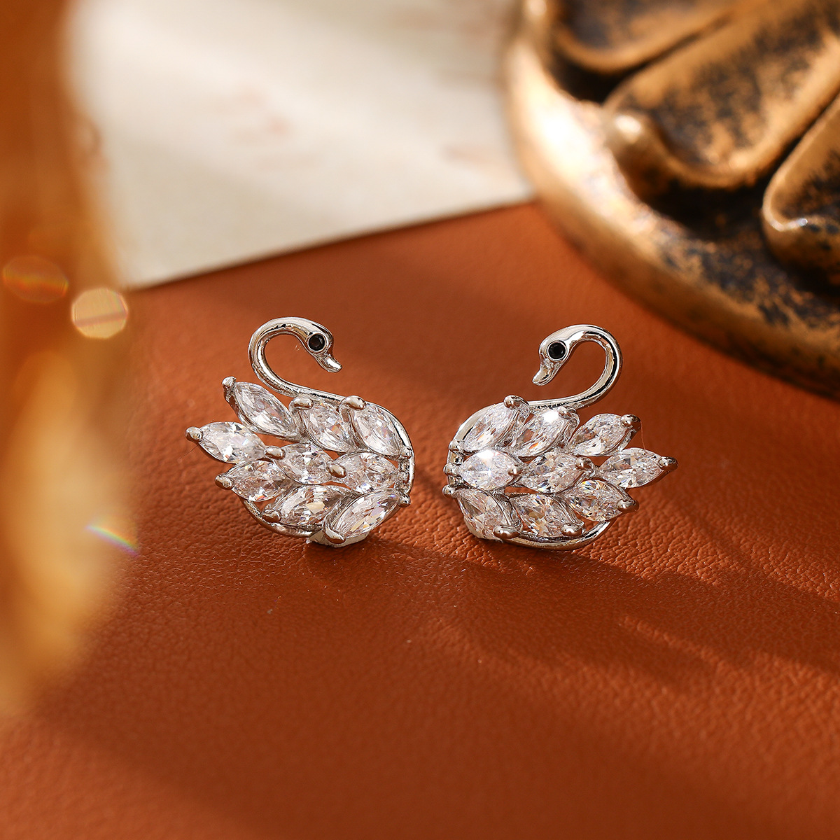 Luxury earrings Full diamond 925 silver needle swan earrings fashionable zircon light luxury niche design swan pearl earrings Designer earrings free s