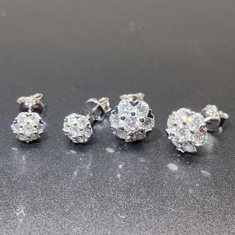 DHCollections-- XDY Pure Sier for Women Snowflake Style 48 160 Points Moissanite Earrings Studs Straight