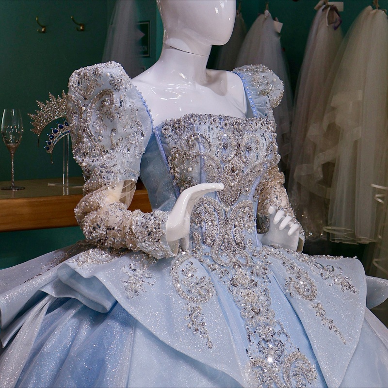 Sky Blue Shiny Quinceanera Dresses Ball Gown Off The Shoulder Sequin Applique Lace Beading Crystal Tull Party Birthday Sweet 16 Dress