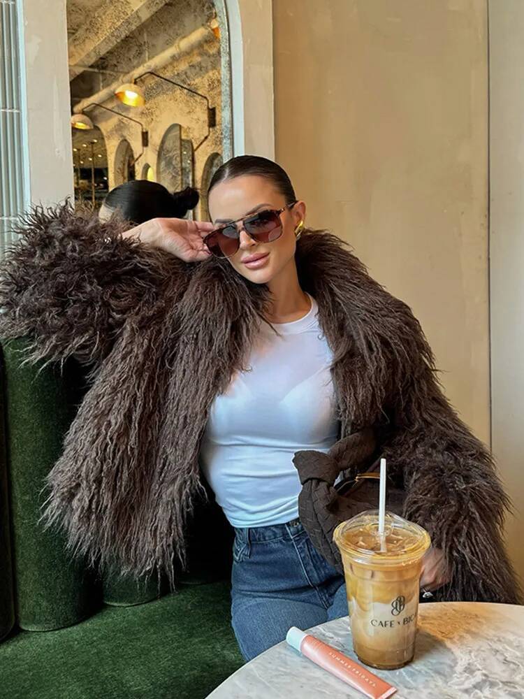 Brown Fluffy Faux Fur Thicken Jacket Elegant Female O Neck Long Sleeves Short Coats Autumn Winter Lady High Street Outerwear dongdumaoyi