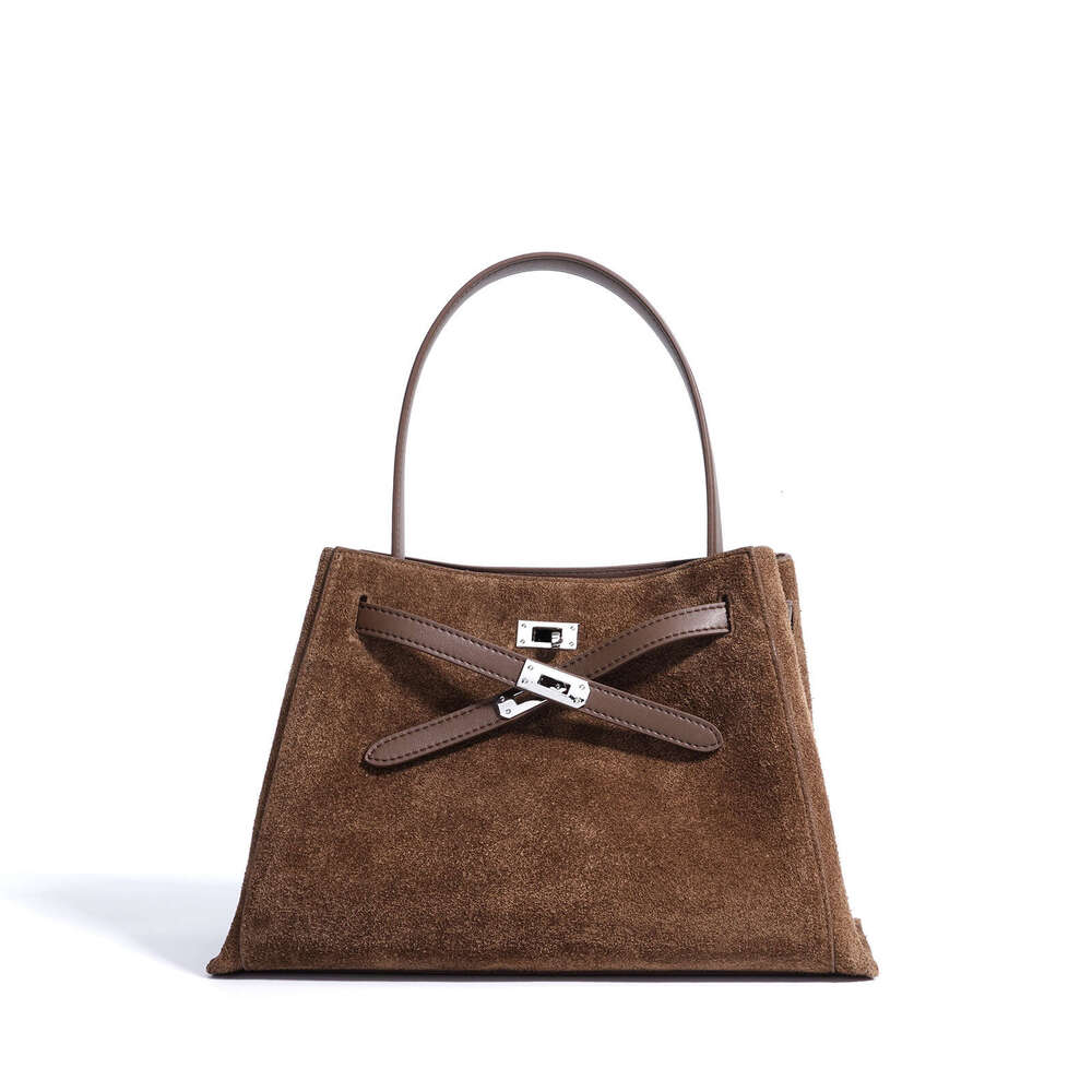 Luxury bag Autumn Niche Design Tote Light Large Capacity Simple Crossbody Handheld Versatile Fashion Shoulder Bag