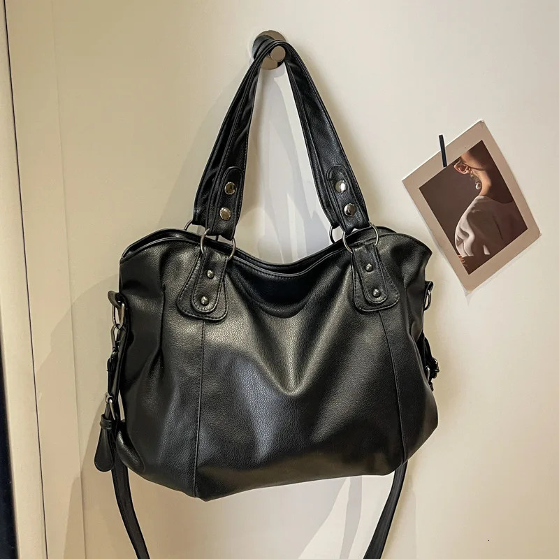Large Capacity Black Shoulder Bags For Women Large Shopper Bag Solid Color Soft Leather Crossbody Handbag Lady Travel Tote Bag 251023