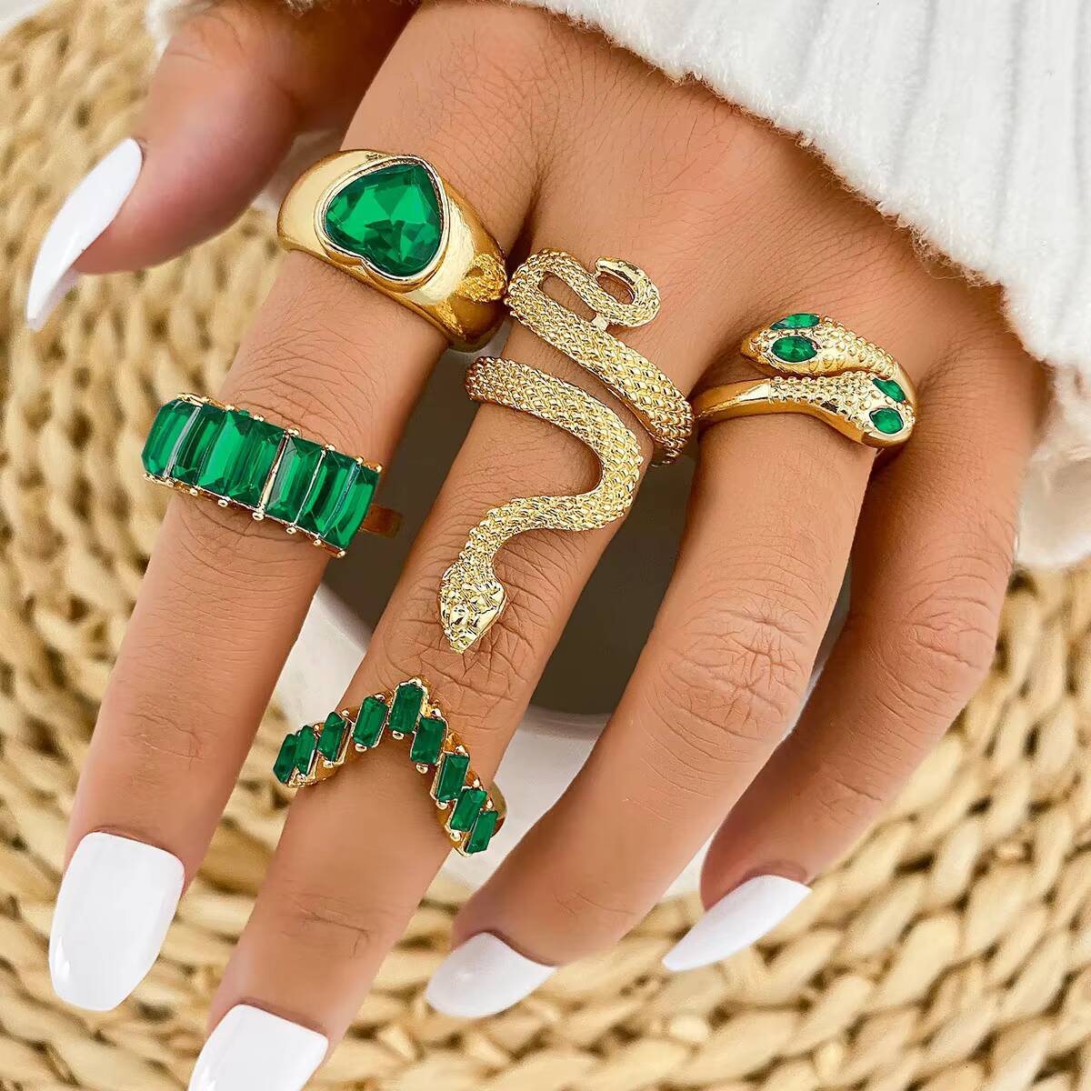 Fashionable Alloy Diamond Color HighEnd Cool Light Luxury Sexy Simple Womens Ring Set