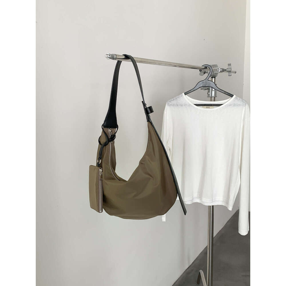 New Commuter Underarm Women, Niche Design Nylon Moon Dumpling Bag, Fashionable Casual Korean Style Single Shoulder Bag For Women B5