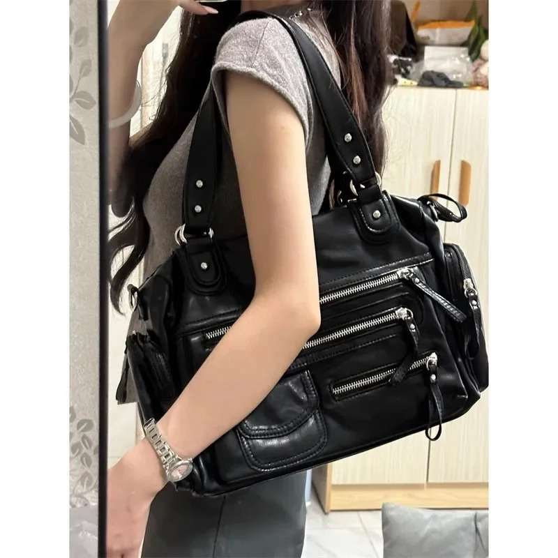 Vintage Punk Women Tote Bags 2025Trend Large Capacity Crossbody Shoulder Bags Mujer Moto Style Multi Pockets Commute Bolso 251023