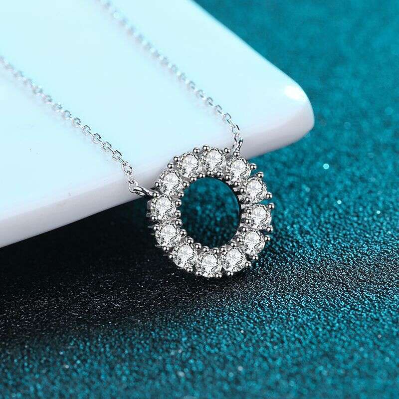 DHCollections-- XDY Sier Round Full Dia Pendant Simple Japanese and Korean Style Moissanite Necklace
