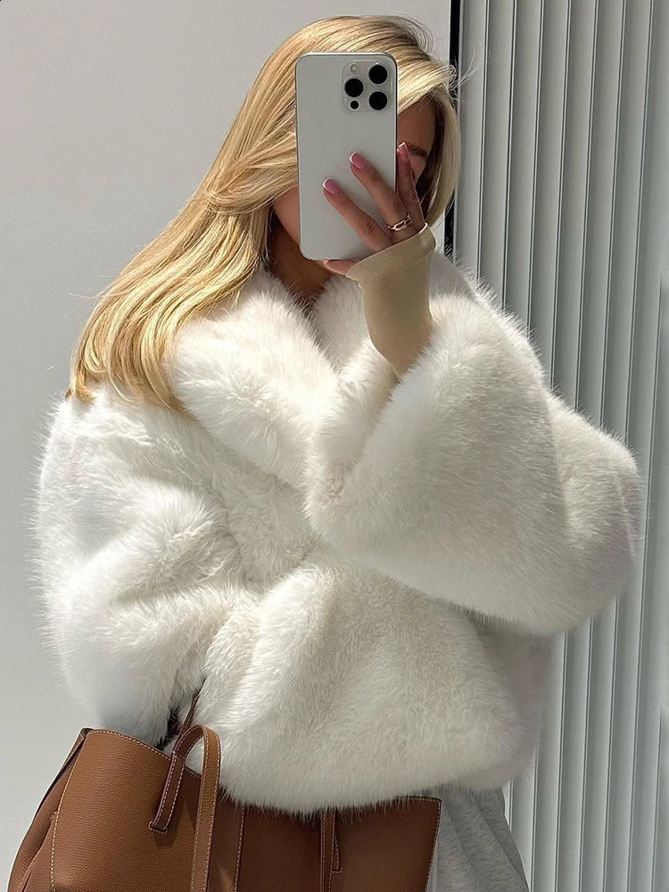 Tuularose Women Fur Coat 2025 Plush White Bomber Jacket Solid Crop Long Sleeve Warm Winter Coats Female Casual 251018