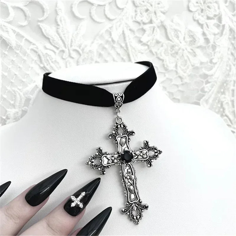 Goth Limited Black Velvet Cross Choker Bead Necklace Grunge Black Velvet Jewelry Gorgeous Women Punk Gift Statement Gothic 251023