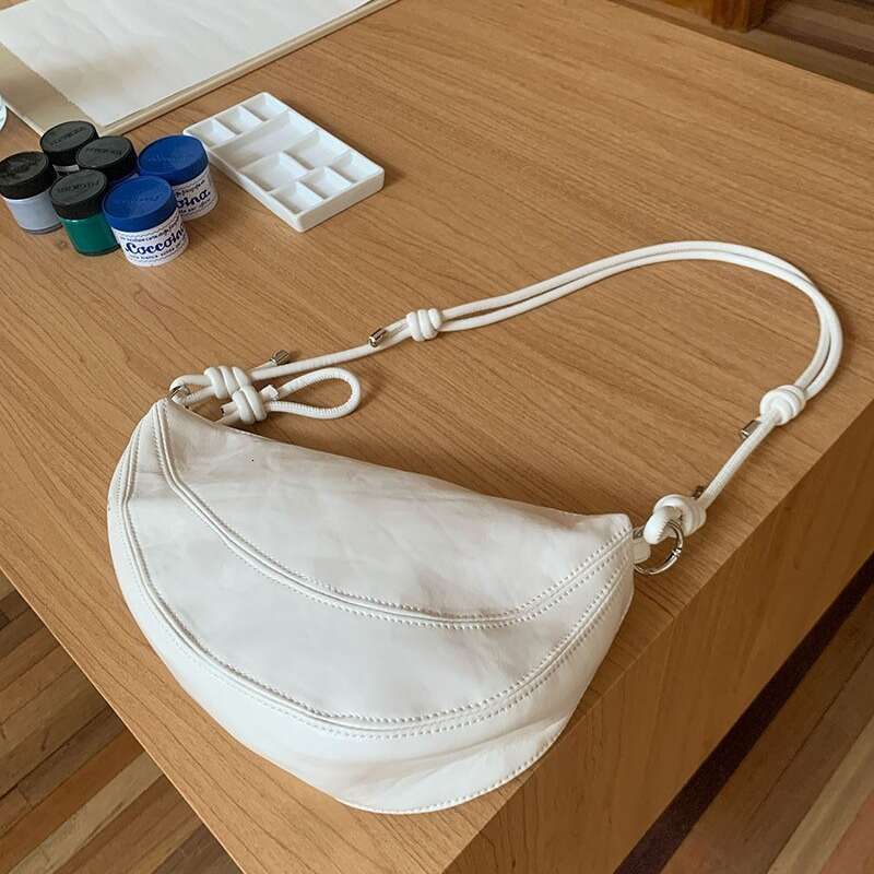 2025 New Niche Underarm for Women Summer High-end Fashion Baguette Casual Commuter PU Shoulder Bag