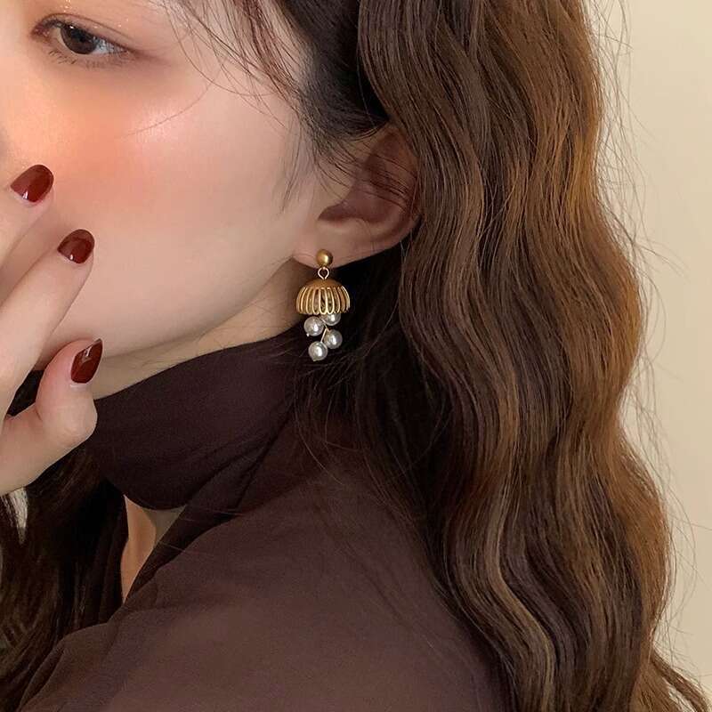 French Bell Pearl High-End Niche Versatile for Women Fashionable Light Temperament Tassel Drop Earrings