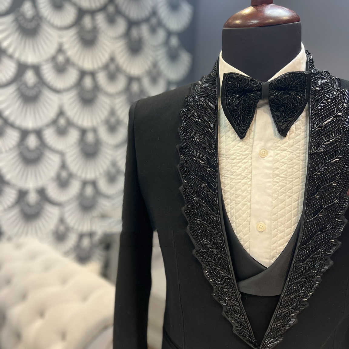 Fashion Men's Groom Wedding Tuxedos Shawl Lapel One Button Pant Sets Beadeds Classic Fit 3 Pieces Customized Outfits