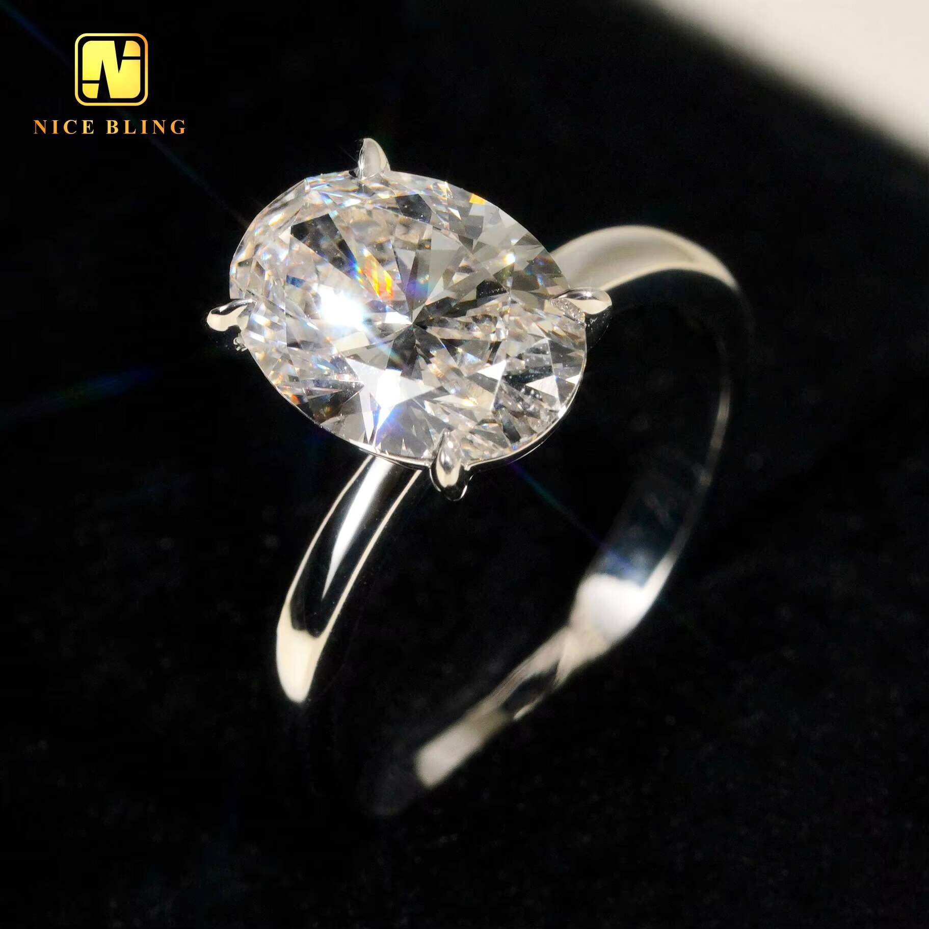 Classical 4 Claws 3ct Oval Shape Lab Diamond 18K White Gold Engagement Ring With IGI Certificate