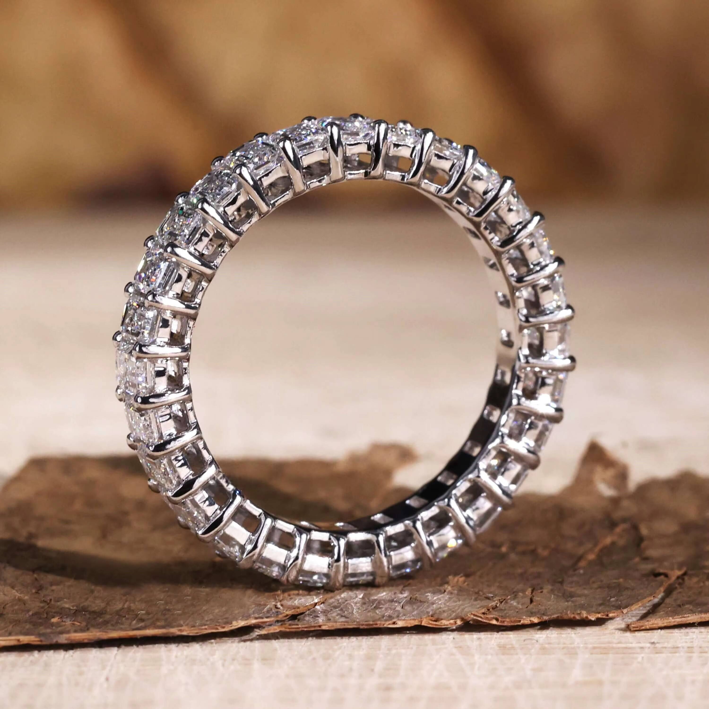 Gia Igi Certified Cvd HPHT Lab Grown Created Diamond 14k 18k Solid Gold Eternity Wedding Band Ring Diamond Emerald Cut
