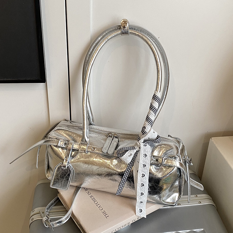 Luxury Brand Designer Bag Super Popular Niche Silver Bag For Women 2025 New Fashion Commuter Versatile Shoulder Underarm Bag Handheld Baguette Bag