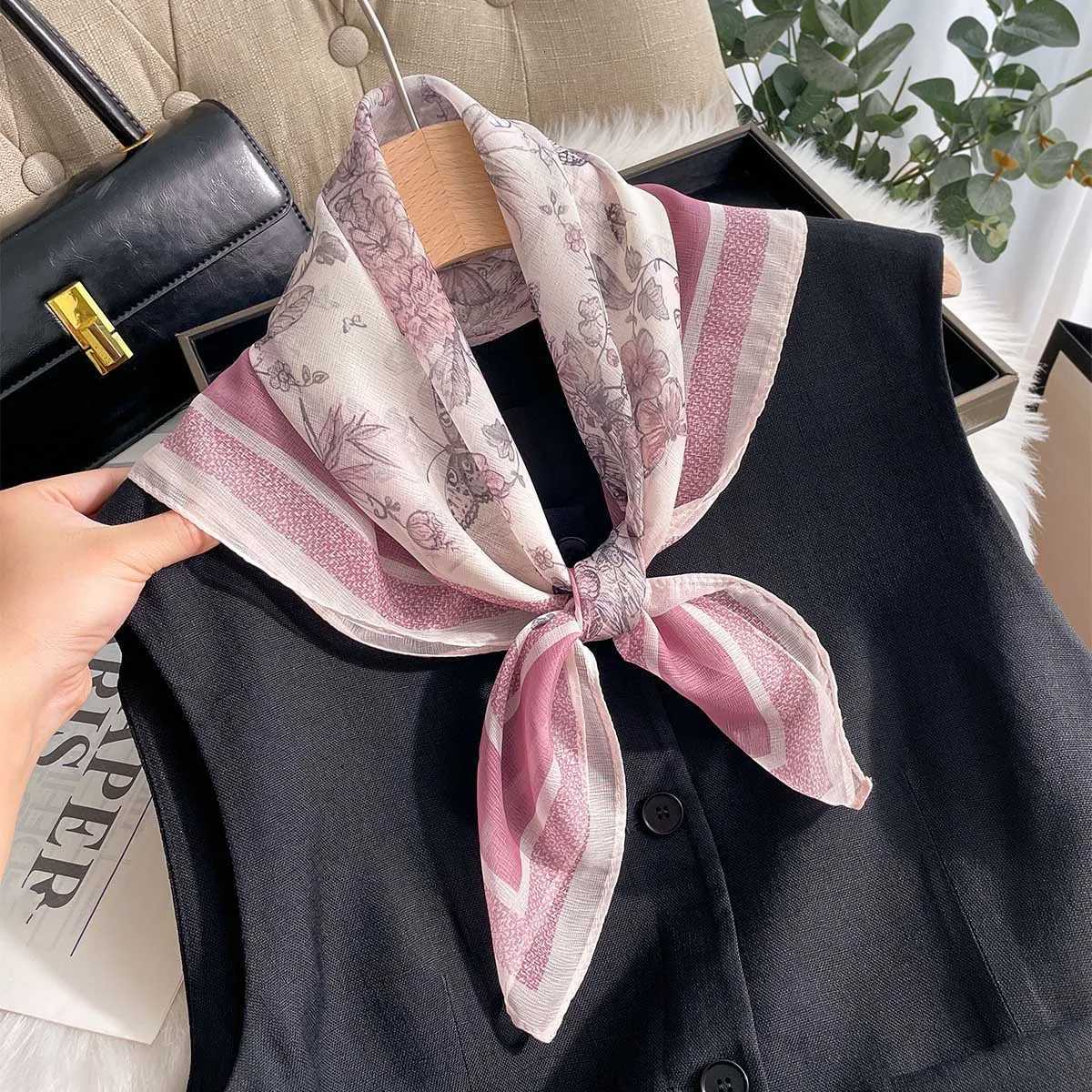 1pc ral Print Bandana Neckerchief Temperament Square Scarf Wen SpringSummer Soft Satin Scarf Hijab For Travel Beach Y251024