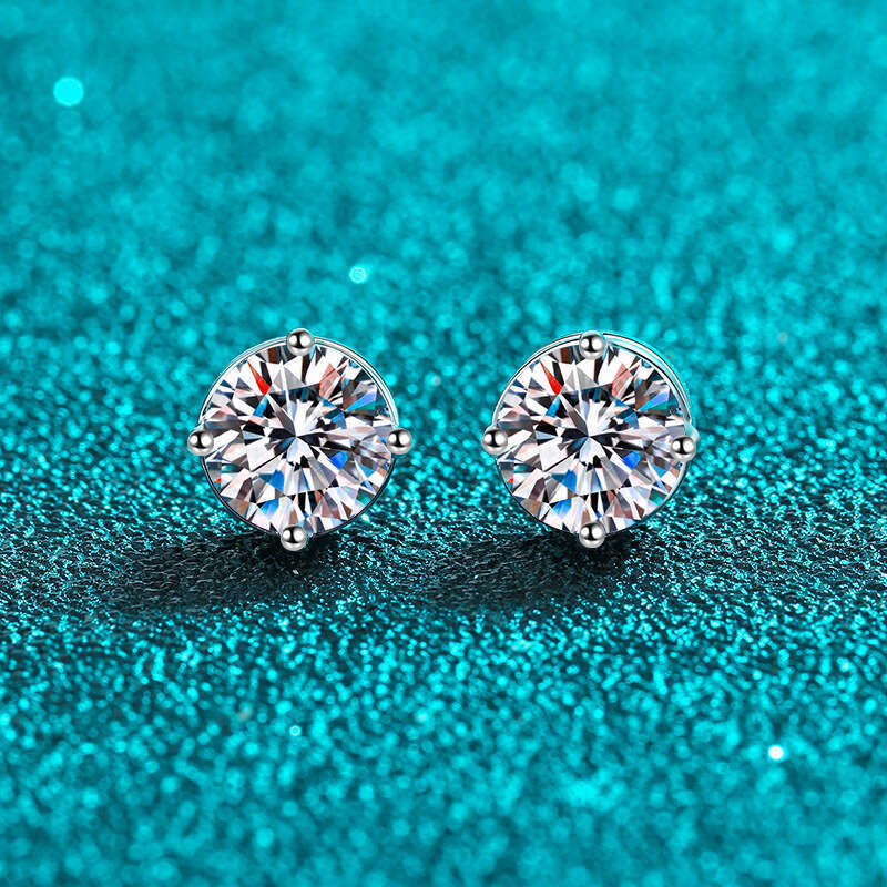 DHCollections-- Sterling Sier Plated PT950 Gold Simple Four-Prong Screw Style Moissanite Stud Earrings