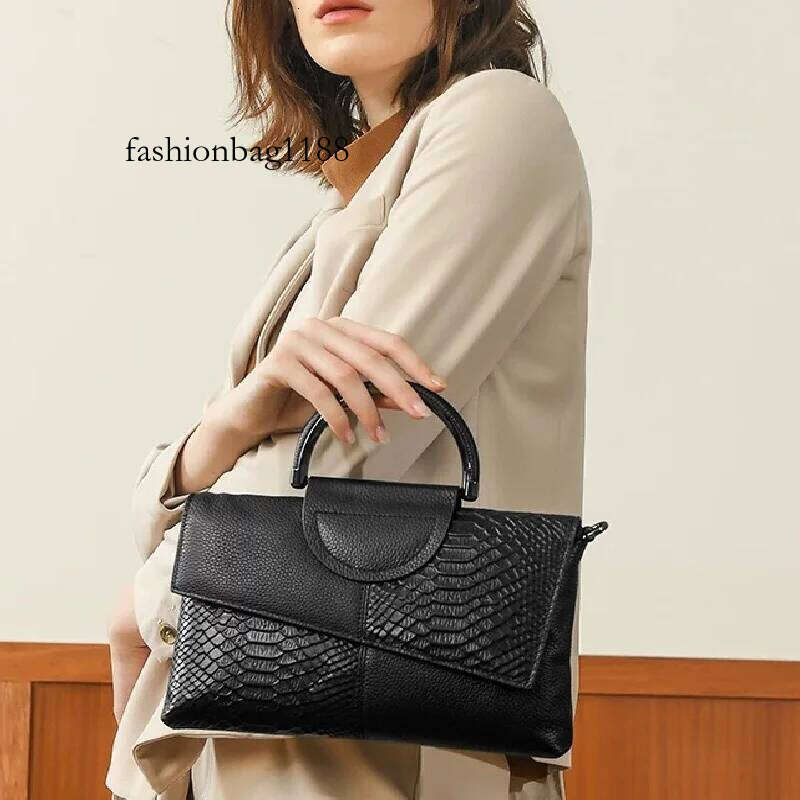 Hot Seller Genuine Leather Woman Crossbody Cow leather purse Hand bags for Female 2025 Designer Bag LT269