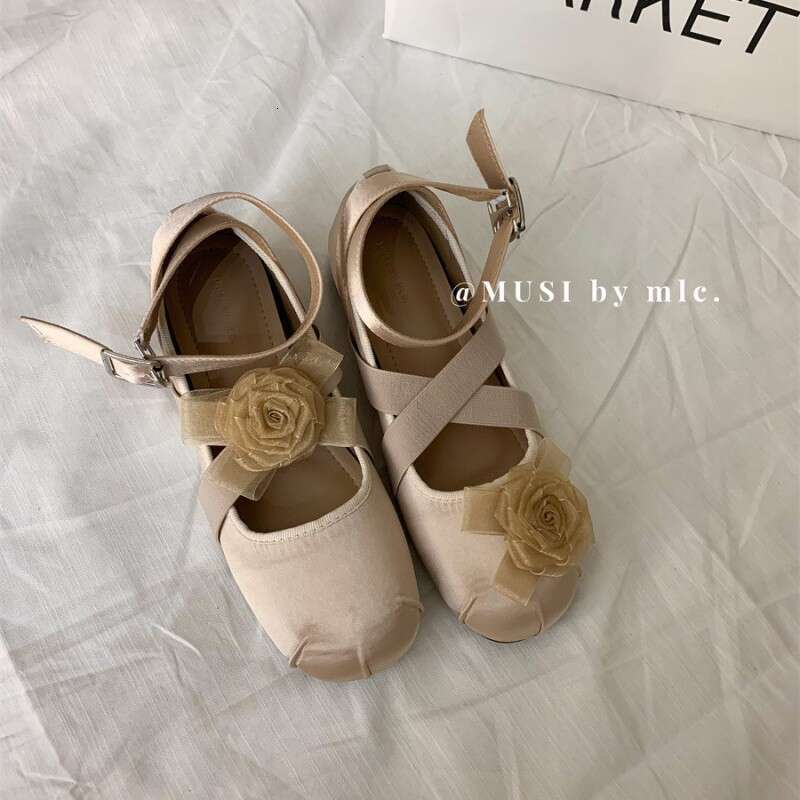 Floral Round Designer Shoe Toe Ballet 2025 Autumn Cross Strap Single Women Shallow Mouth Evening Breeze Gentle Flat Shoes