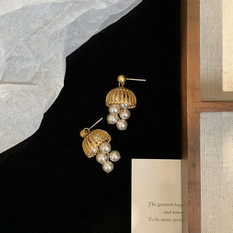 French Bell Pearl High-End Niche Versatile for Women Fashionable Light Temperament Tassel Drop Earrings