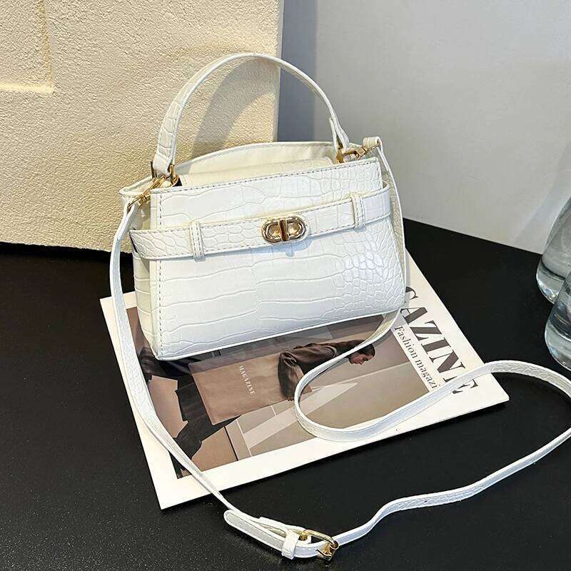 Designer bag Classic Women's Handbag Leather Shoulder Brand Famous Designer Elegant Popular Messenger Bag