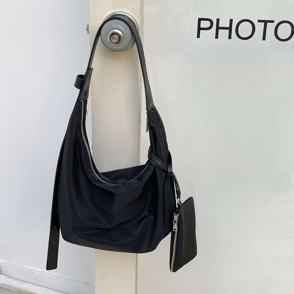 New Commuter Underarm Women, Niche Design Nylon Moon Dumpling Bag, Fashionable Casual Korean Style Single Shoulder Bag For Women B5