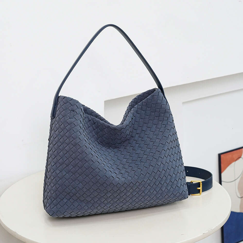 Hand-Woven Autumn Winter Suede Large Capacity Shoulder High-End Simple Commuter Tote Bag