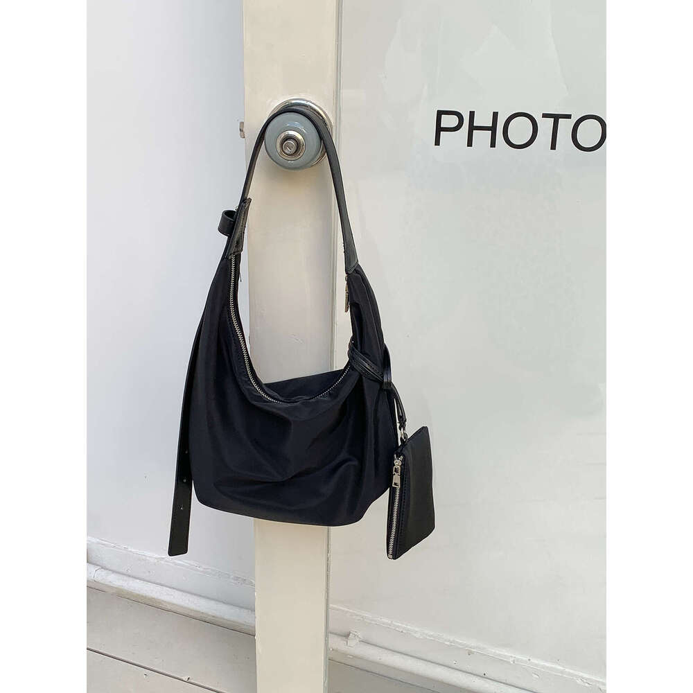 New Commuter Underarm Women, Niche Design Nylon Moon Dumpling Bag, Fashionable Casual Korean Style Single Shoulder Bag For Women B5