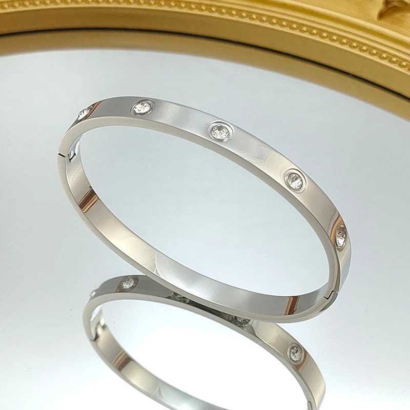 Classic Jewelry Beautiful Crystals Bangles Women Men Stainless Steel Bracelet 18K gold plated Cubic Zircon Bracelet entry luxW251024