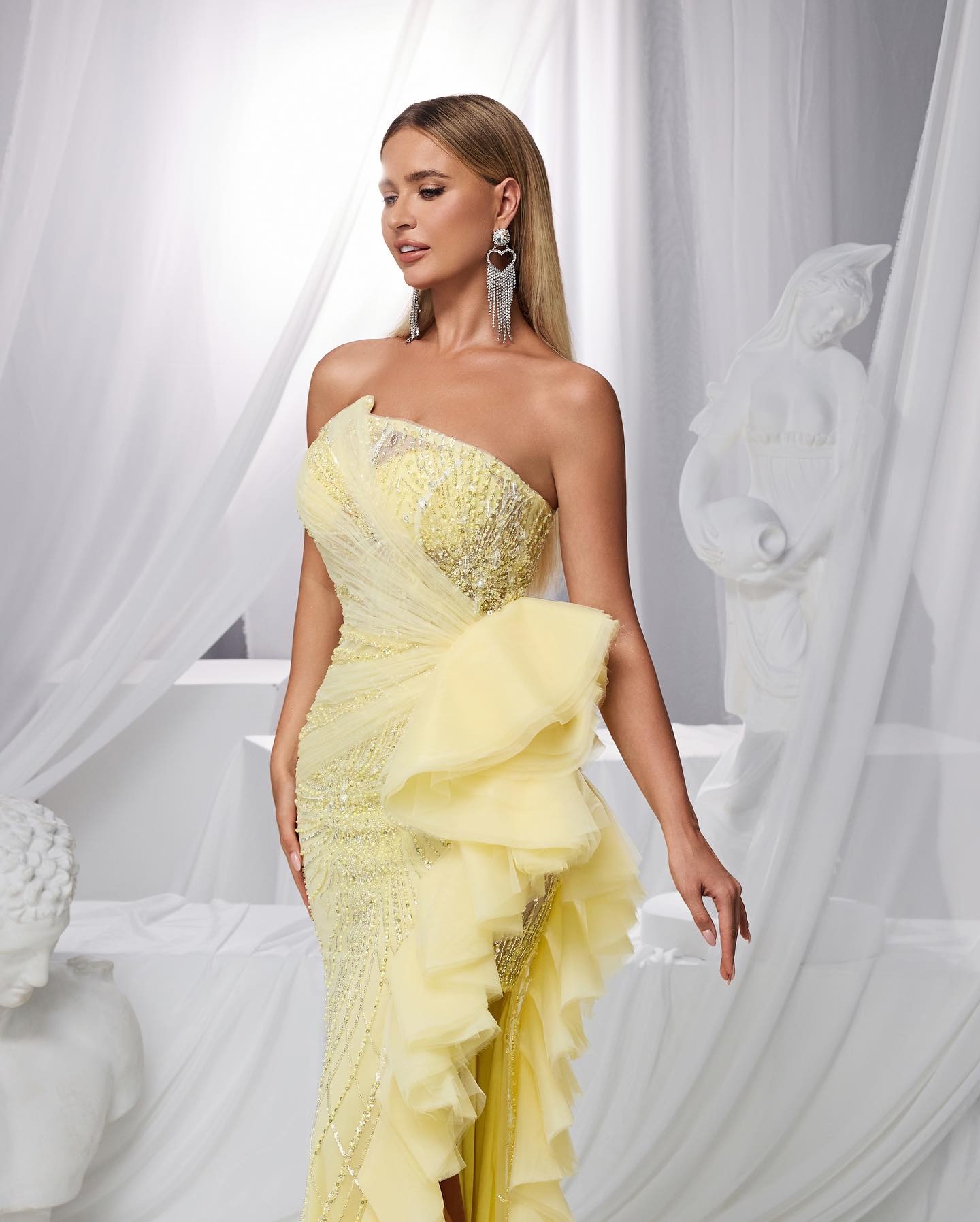 Classic Evening Dresses Sequins Beaded Lace Gown Strapless Sleeveless Split Side Floor Length Dress Party Customized Dress