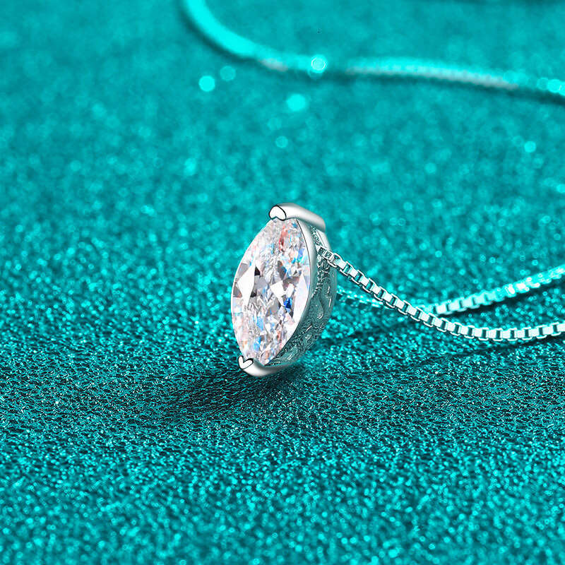 DHCollections-- S Sier Women's Water Drop Simple Elegant Collarbone Chain Daily Commuting Versatile Moissanite Necklace
